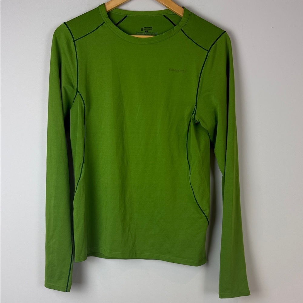 Patagonia Vibrant Green Performance Shirt Size Small
